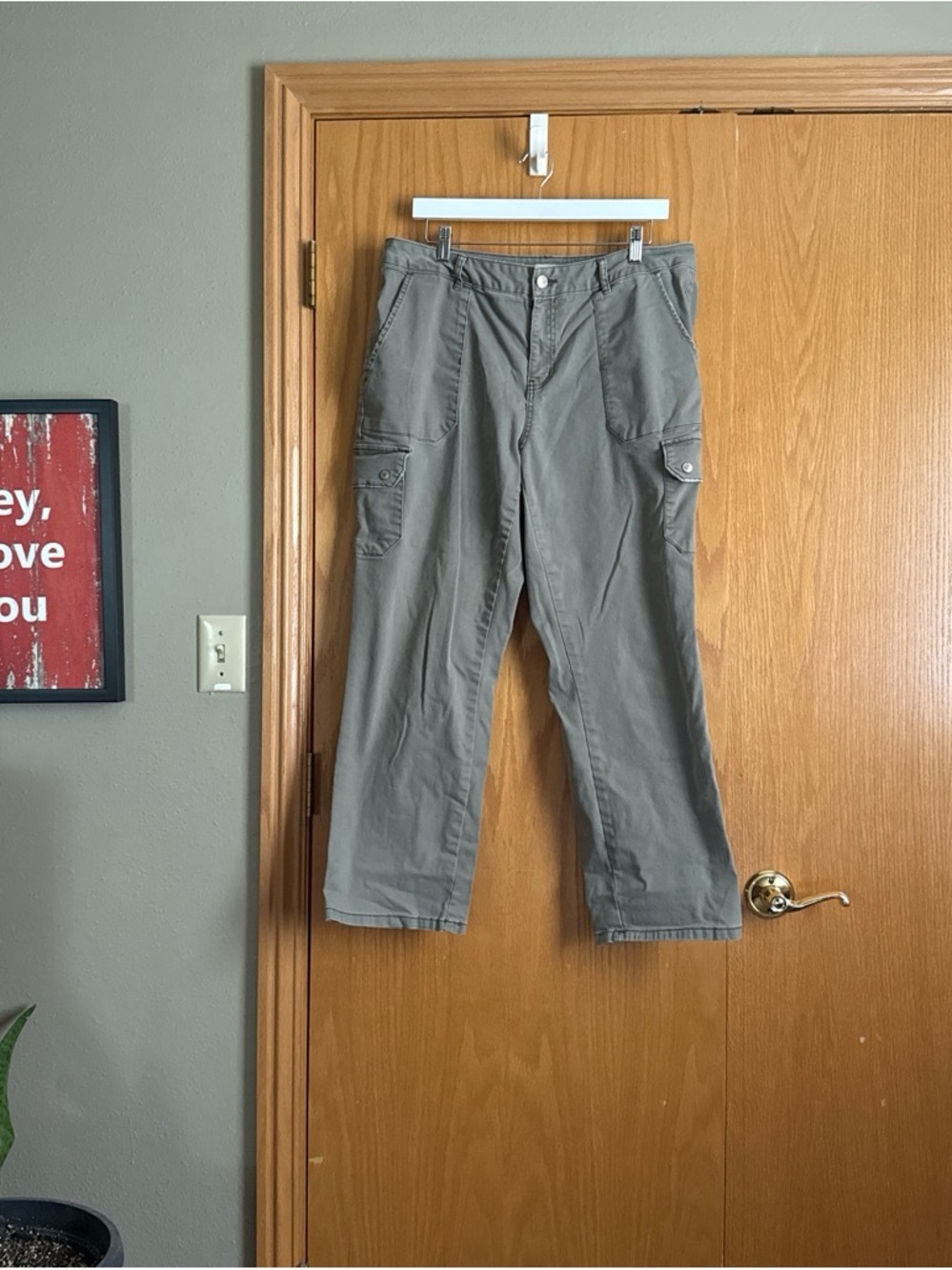 Women's Olive Green Cargo Pants - Classic Utility Style